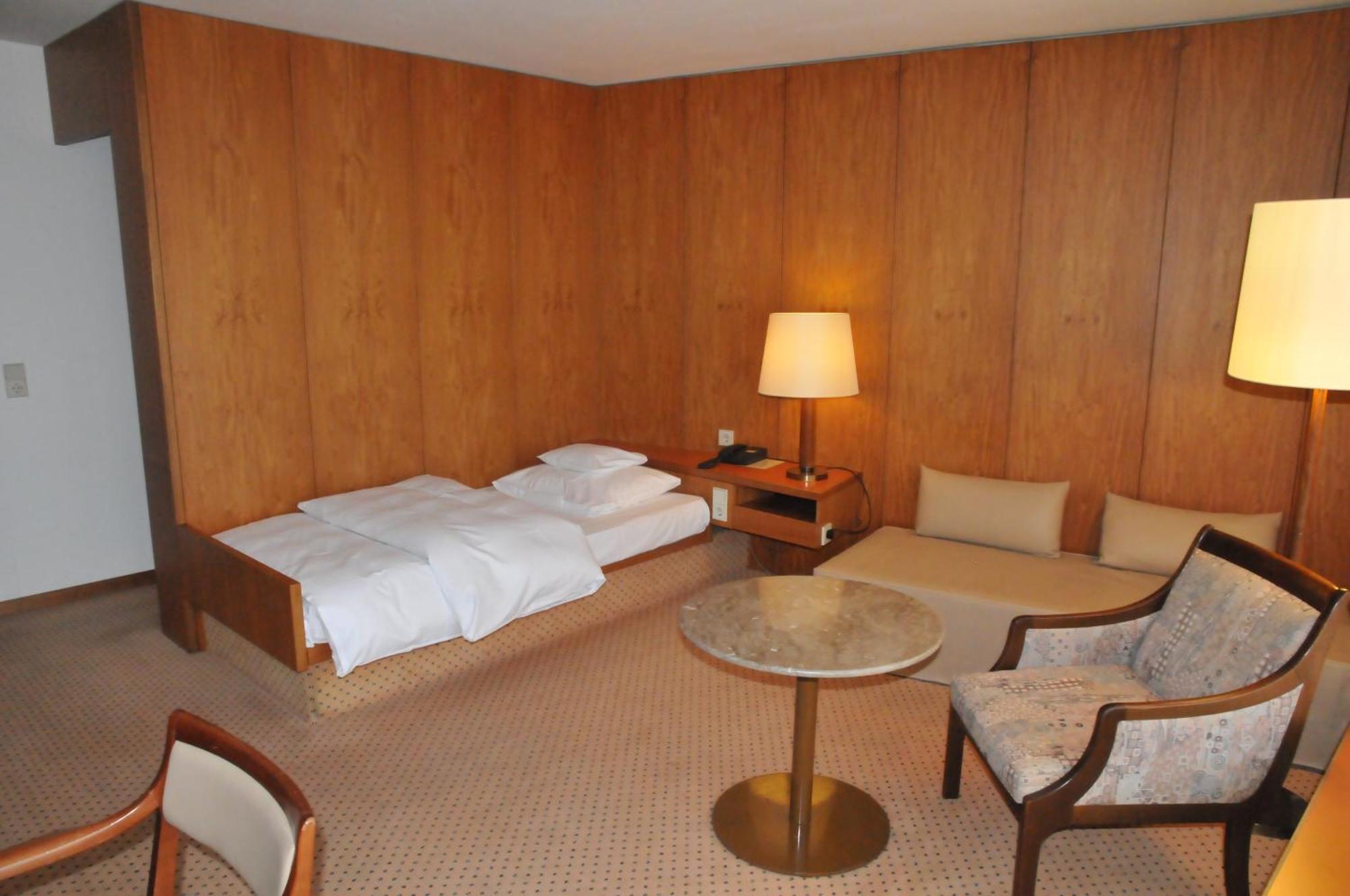 Gaestehaus Sophienstrasse Stuttgart Buitenkant foto