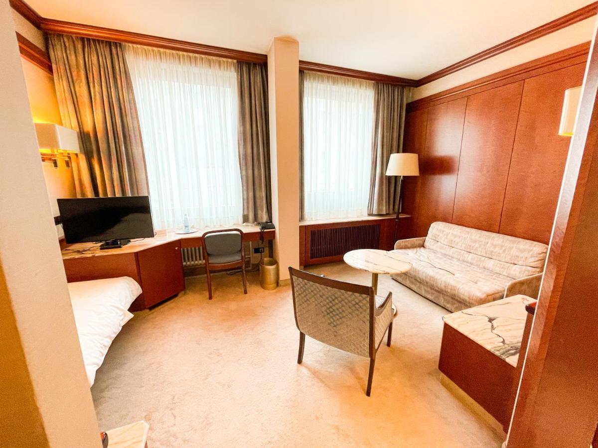 Gaestehaus Sophienstrasse Stuttgart Buitenkant foto